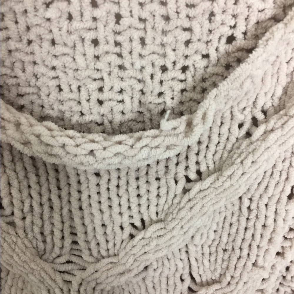❌SOLD❌ Woven Heart Cropped Chenille Sweater - Picture 4 of 6